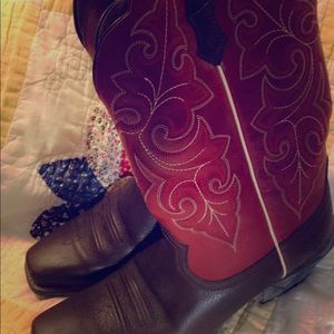 Airat woman’s boots size 9